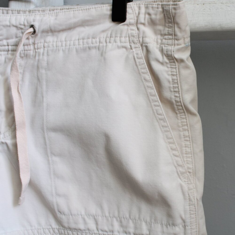 GAP Women's Beige Cream Khaki Cuffed Twill Pull-On Utility Shorts Size 10 - Picture 4 of 4